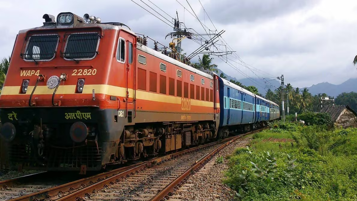 Lucknow train derail attempt