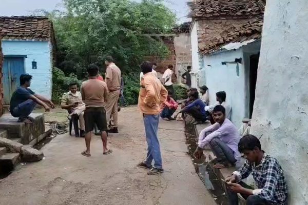 The body of a 43-year-old youth was found in a pond in Kariyari village