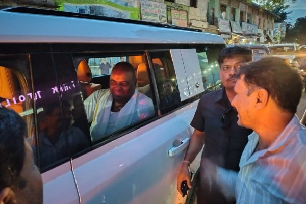 Hamirpur LIVE: Bus stop resonated with the darshan of Golden Baba and Neem Karauli Baba