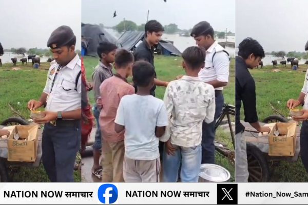 हमीरपुर: बाढ़ के बीच बच्चों को समोसे खिलाते दिखे ट्रैफिक पुलिसकर्मी, वीडियो देख भावुक हुए लोग