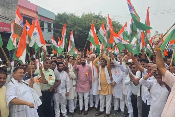 मुरादाबाद: भाजपा मंडल बिलारी की भव्य तिरंगा यात्रा, लोगों में दिखा देशभक्ति का जोश Moradabad: Grand Tiranga Yatra of BJP Mandal Bilari, patriotic fervour seen among people