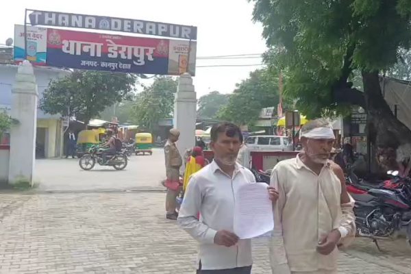 कानपुर देहात: दबंगों का आतंक, पीड़ित परिवार पर हमला – लाठी-डंडों से पिटाई, खून से लथपथ कानपुर देहात: दबंगों का आतंक, पीड़ित परिवार पर हमला – लाठी-डंडों से पिटाई, खून से लथपथ