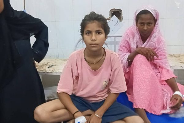 बेनीपुर मे जहरीला फल खाने से आठ ग्रामीण बीमार, अस्पताल में भर्ती