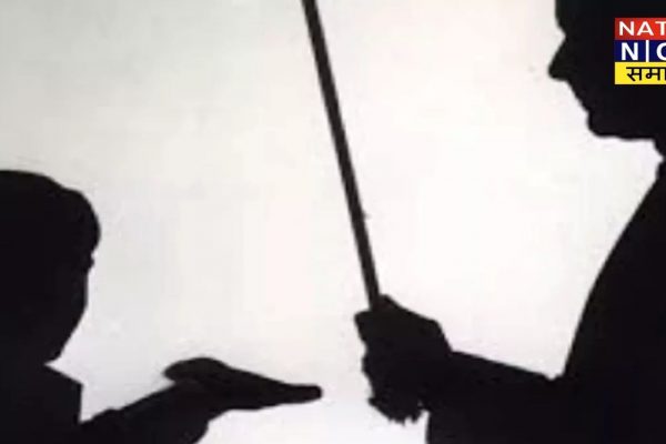 औरैया: छात्र के ट्यूशन न पढ़ने पर आगबबूला हुए शिक्षक, वीडियो वायरल