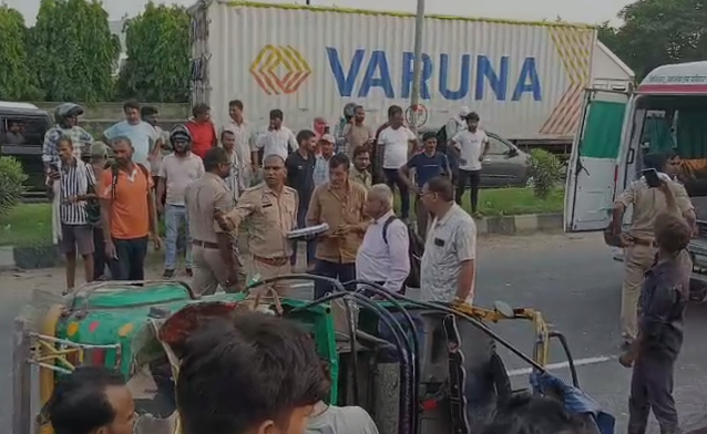 KanpurDehat: रनिया हाईवे पर ऑटो-ट्रक टक्कर, दो की मौत, दो महिलाएं गंभीर घायल 3 image 10 2