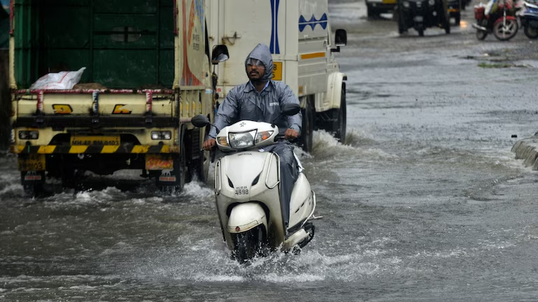UP Weather News: मानसून लौट रहा, 26 सितंबर को बारिश की संभावना 3 image 111 2
