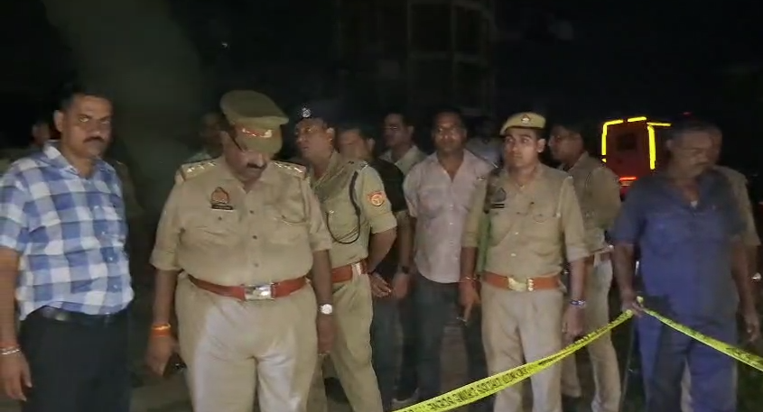 मैनपुरी: 36 घंटे में पुलिस ने दिनदहाड़े लूट के आरोपियों को मुठभेड़ में गिरफ्तार, अयान और फहीम हिरासत में 4 image 161 2