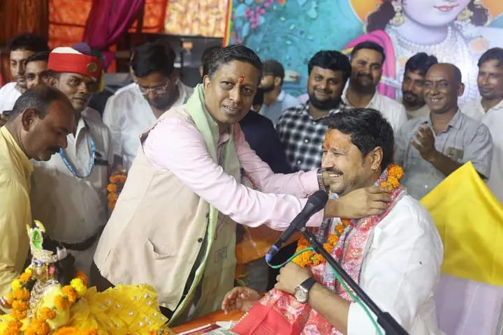 कानपुर देहात धर्मगढ़ बाबा परिसर में नवरात्रि पर शतचंडी महायज्ञ और श्रीमद्भागवत कथा का भव्य आयोजन 2 image 204 1