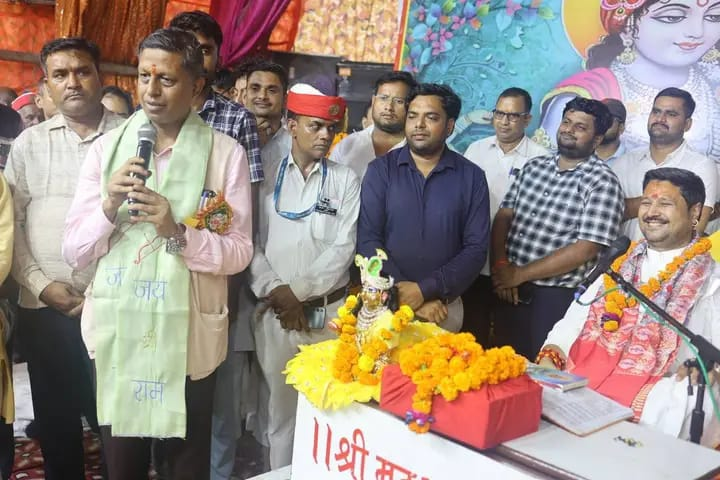 कानपुर देहात धर्मगढ़ बाबा परिसर में नवरात्रि पर शतचंडी महायज्ञ और श्रीमद्भागवत कथा का भव्य आयोजन 3 image 205 2