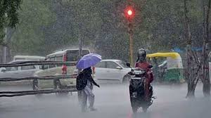 UP Rain Alert: यूपी में फिर बदलेगा मौसम! बहराइच समेत 20 जिलों में होगी तगड़ी बारिश 3 image 49 2