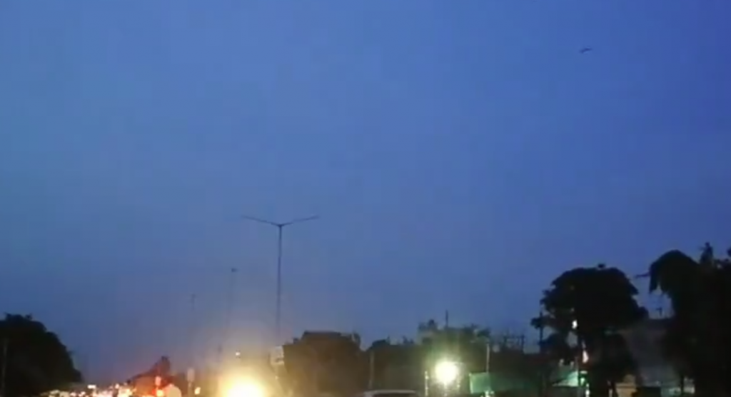 कानपुर देहात: एनएचआई 27 पर स्ट्रीट लाइट बंद, रात में हाईवे हुआ अंधेरे में डूबा 2 image 61 1