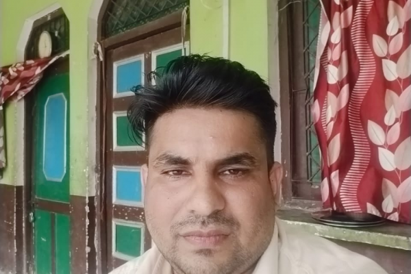 मुरादाबाद में हत्याकांड का खुलासा: पुलिस मुठभेड़ में आरोपी मनोज घायल, दोस्त योगेश की हत्या कर परिवार को फँसाने की थी साजिश