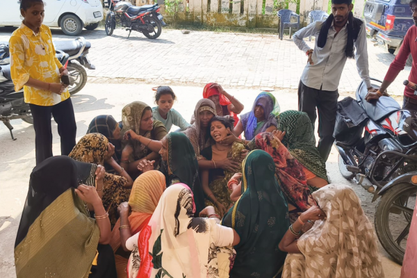 Auraiya News: विषैले कीड़े के काटने से छात्र की मौत, शव पीएम के लिए भेजा गया