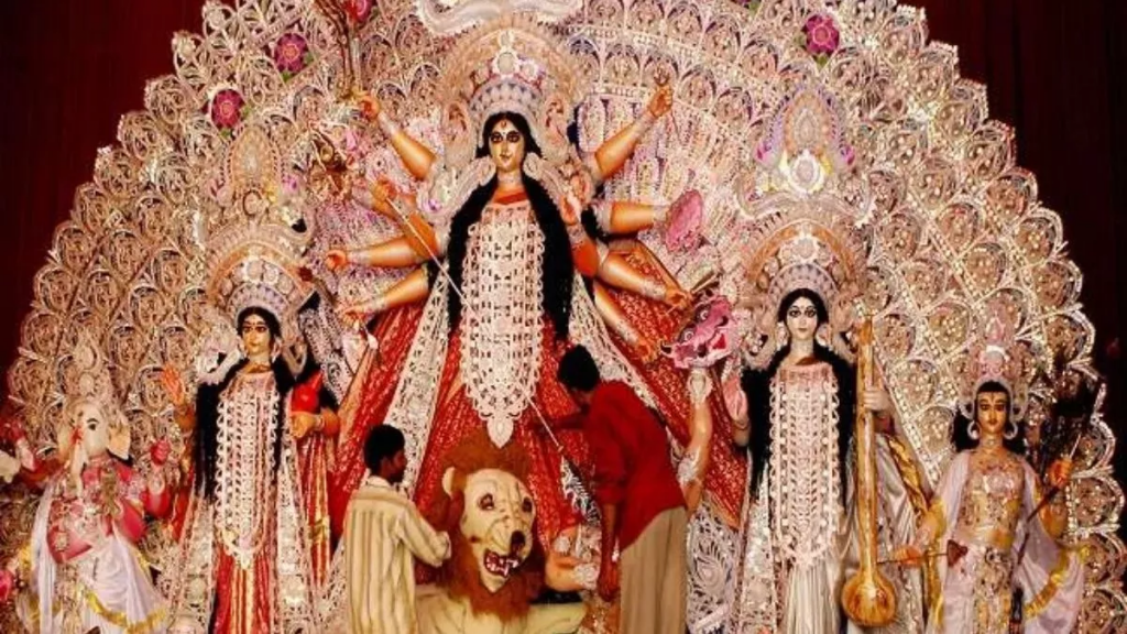 नवरात्रि 2025- सिंदूर खेला के साथ आज होगा मां दुर्गा का विसर्जन, हाथी से नाव तक का भव्य आयोजन 3 image 15 2