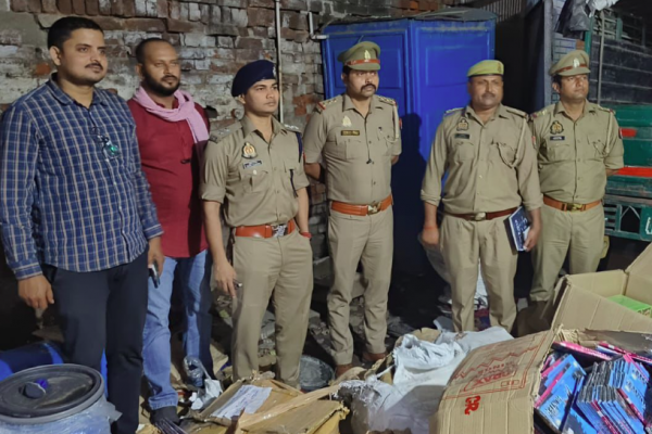 कानपुर ब्लास्ट: अवैध पटाखों के धमाके के बाद शुरू हुआ अफवाहों का सिलसिला, 26 हिरासत में, 100 क्विंटल से अधिक विस्फोटक जब्त
