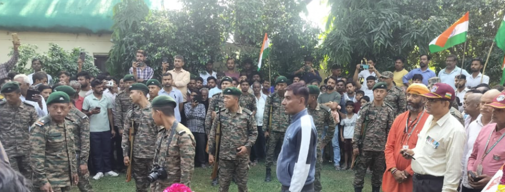कानपुर में सड़क दुर्घटना में घायल सेना के हवलदार वीरेंद्र सिंह का निधन, पूरे राजकीय सम्मान के साथ अंतिम विदाई 5 image 207 4