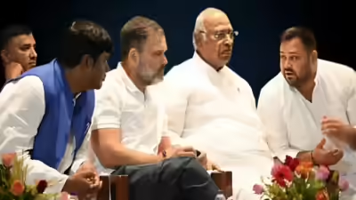 Bihar Election 2025: गठबंधन भीतर सिर फुटौवल, बाहर नेता बोल रहे आल इज वेल 4 image 208 3