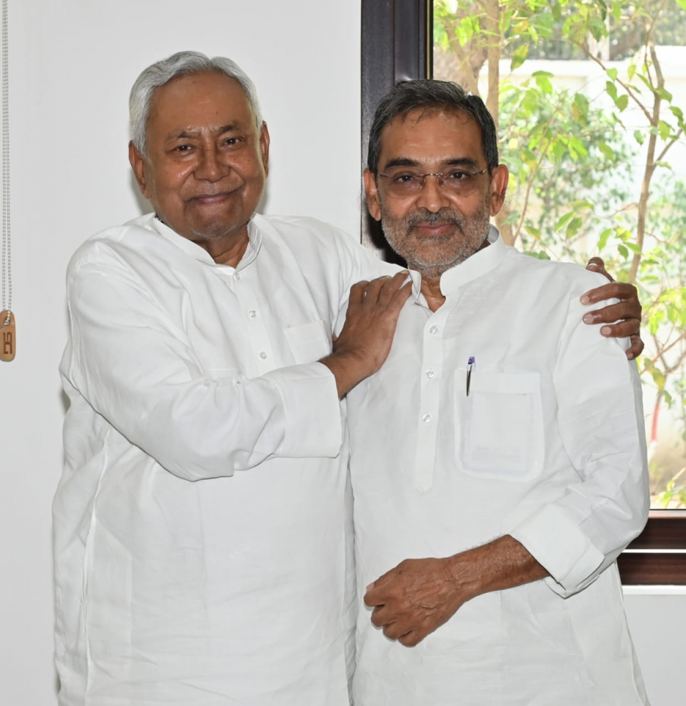 Bihar Election 2025: गठबंधन भीतर सिर फुटौवल, बाहर नेता बोल रहे आल इज वेल 3 image 210 2