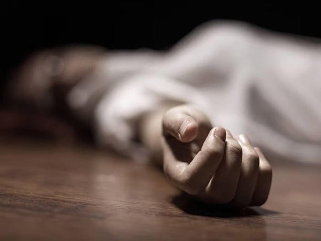 कानपुर देहात: दीपावली की रात फैक्ट्री ठेकेदार की गोली मारकर हत्या, परिजनों में मातम 2 image 274 1