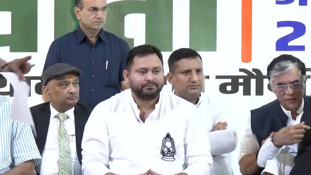 बिहार महागठबंधन ने तेजस्वी यादव को CM उम्मीदवार और मुकेश सहनी को उप मुख्यमंत्री बनाया 2 image 275 1