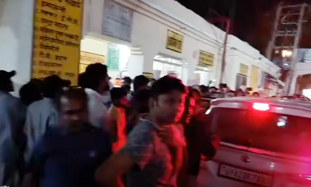 रामनगरी अयोध्या में गोलीकांड, पूर्व पार्षद आलोक सिंह की हालत गंभीर 2 image 30 1
