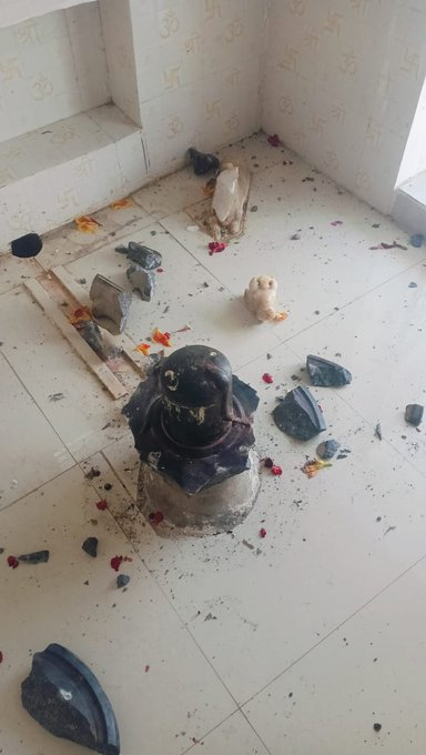 कानपुर के गौरी लख्खा गांव में 100 साल पुराने शिव मंदिर में तोड़फोड़, मूर्तियां खंडित 4 A 100-year-old Shiva temple in Gauri Lakhkha village in Kanpur was vandalized, with idols vandalized.