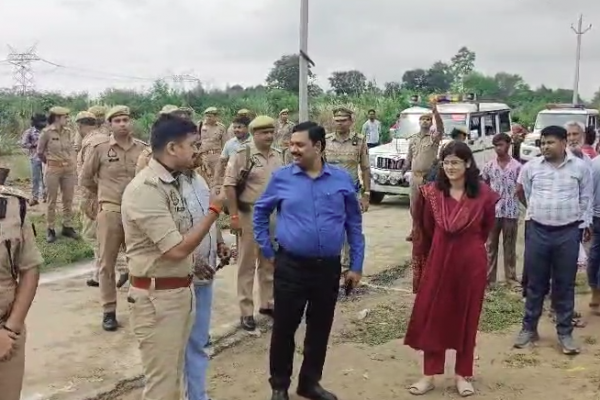 औरैया में दुर्गा विसर्जन पर प्रशासन की पैनी निगरानी, ड्रोन कैमरों से हो रही मॉनिटरिंग