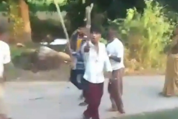 औरैया बिधूना में परिवार पर लाठी-डंडों से हमला, पुलिस कार्रवाई पर उठे सवाल तहसील पहुंचकर लगाई न्याय की गुहार बिधूना में परिवार पर लाठी-डंडों से हमला, पुलिस कार्रवाई पर उठे सवाल — तहसील पहुंचकर लगाई न्याय की गुहार