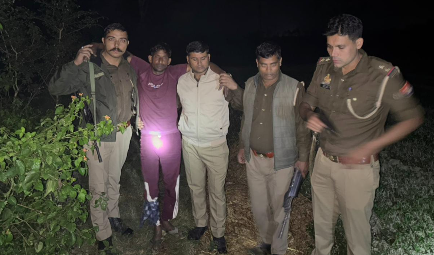 Encounter between police and cow smugglers in Shahjahanpur; one smuggler arrested, shot in the leg