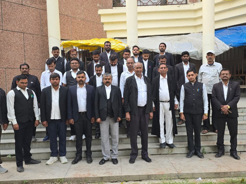 कानपुर देहात: माती कोर्ट में बार एसोसिएशन ने दिल्ली आतंकी हमले की निंदा की, कहा- आतंकवाद मानवता का दुश्मन है