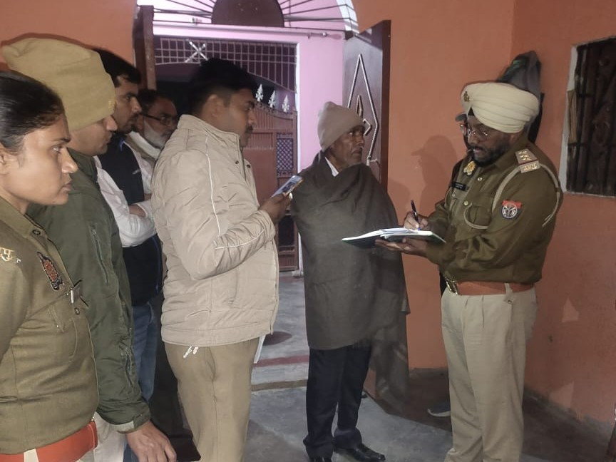 कानपुर देहात: फांसी पर लटकी मिली महिला, संदिग्ध हालात में मौत