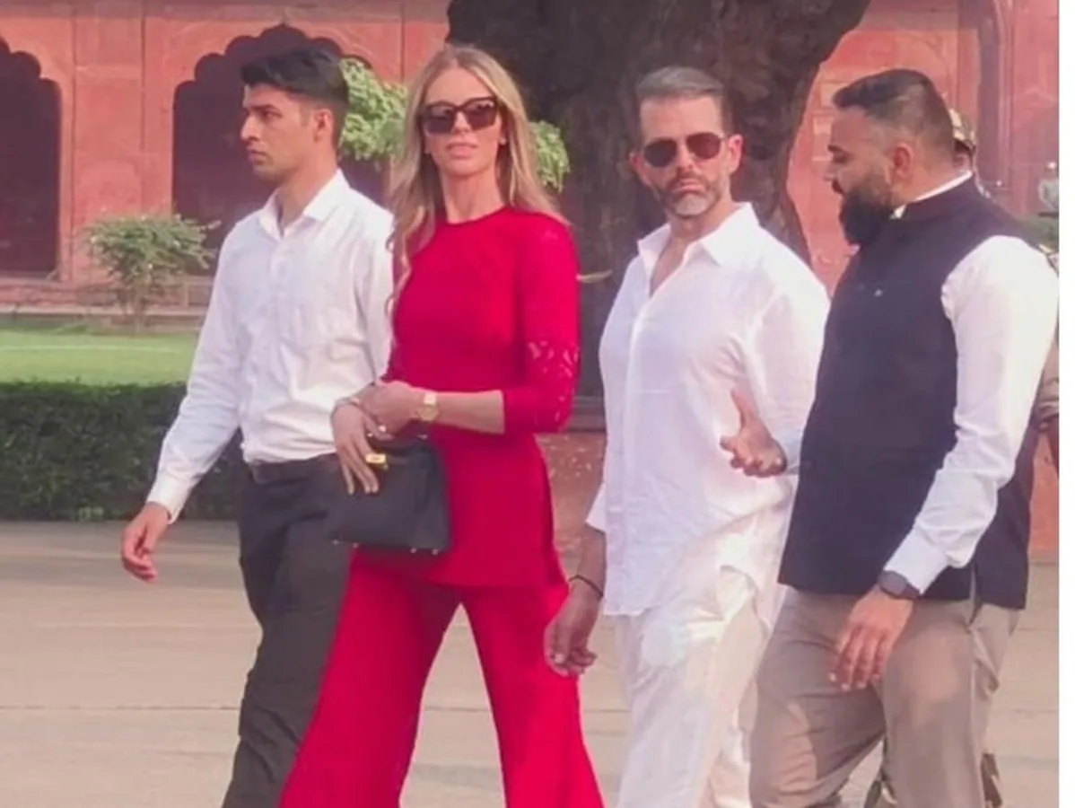 ताजमहल पहुंचे डोनाल्ड ट्रंप जूनियर, डायना बेंच पर बैठकर कराई फोटो—कहा, अगली बार बच्चों संग आऊंगा