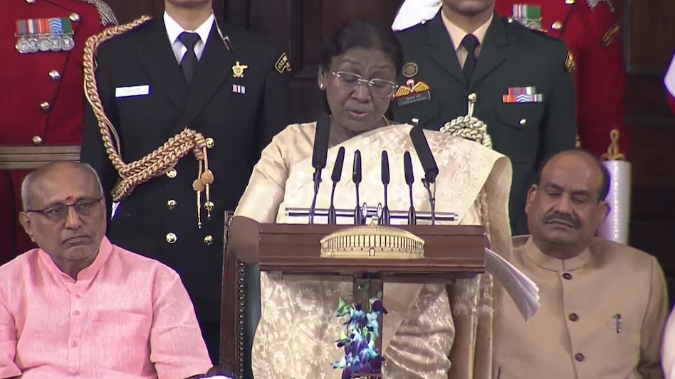 सेंट्रल हॉल में संविधान दिवस का आयोजन, राष्ट्रपति–पीएम–विपक्ष के नेता एक मंच पर