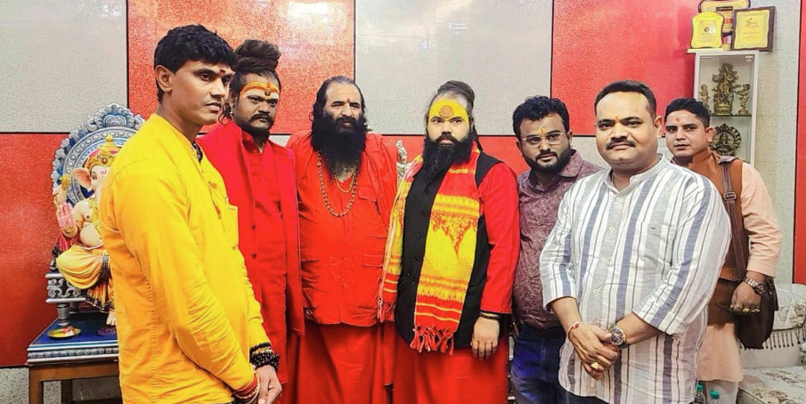 हरिद्वार पहुंचे अघोरी अखाड़ा के अध्यक्ष डॉ. मणिकंदन, अखाड़ा परिषद अध्यक्ष श्रीमहंत रविंद्रपुरी ने किया स्वागत