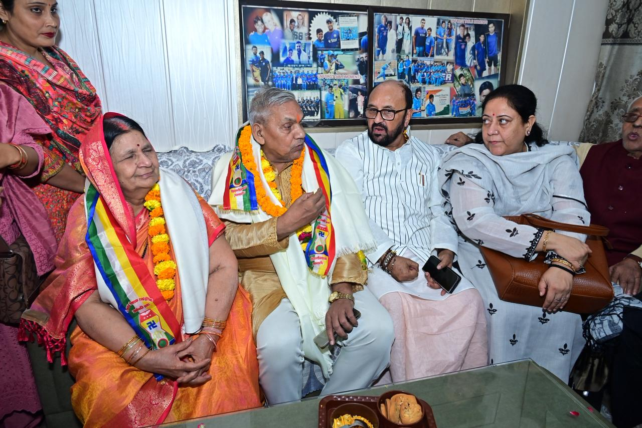 उच्च शिक्षा मंत्री योगेन्द्र उपाध्याय ने दीप्ति शर्मा को दी बधाई, कहा—‘आगरा की बेटी ने बढ़ाया भारत का मान’