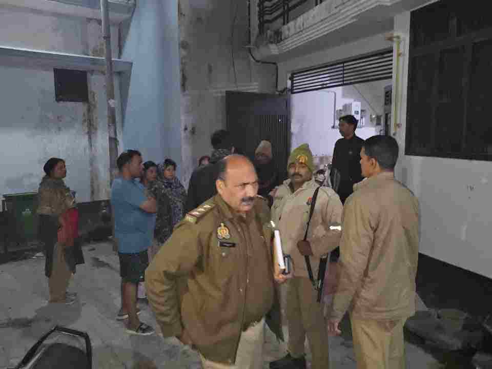 Pilibhit News: गैस गीजर से दम घुटने से सरकारी कर्मचारी और पत्नी की मौत