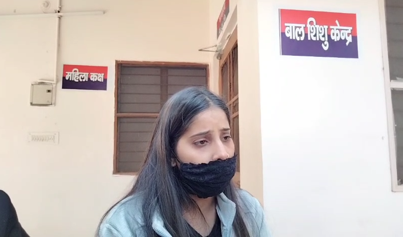 मेरठ में कचहरी पर हाई-वोल्टेज ड्रामा, पूर्व प्रेमी की पत्नी और सालों ने युवती को पीटा, FIR दर्ज 2 image 102 1