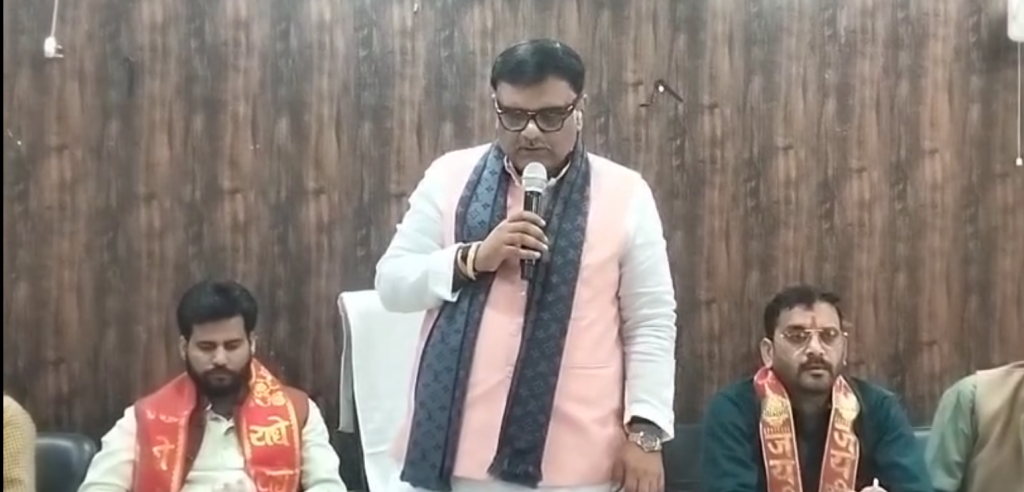 SIR को लेकर औरैया पहुंचे पूर्व सांसद सुब्रत पाठक, सपा पर जमकर साधा निशाना 2 image 125 1