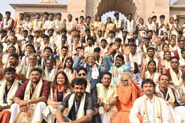 kashi-tamil-sangamam-first-group-kashi-vishwanath-darshan-2025