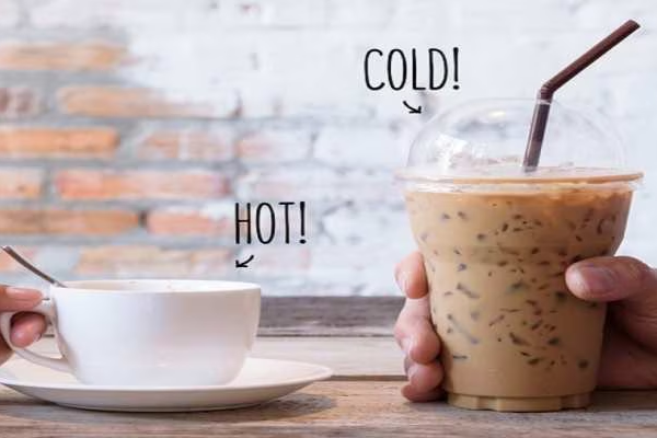 कोल्ड कॉफी या हॉट कॉफी: मौसम के हिसाब से कौन-सी कॉफी है बेहतर?