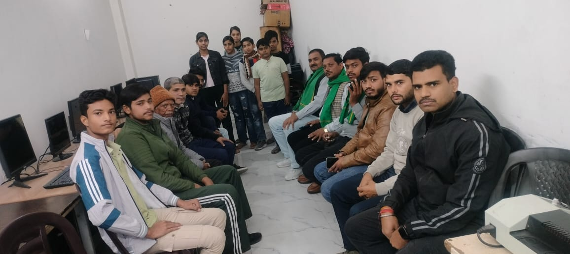 यूरिया संकट पर गरजी किसान महापंचायत, खाद उपलब्ध नहीं हुई तो आंदोलन की चेतावनी