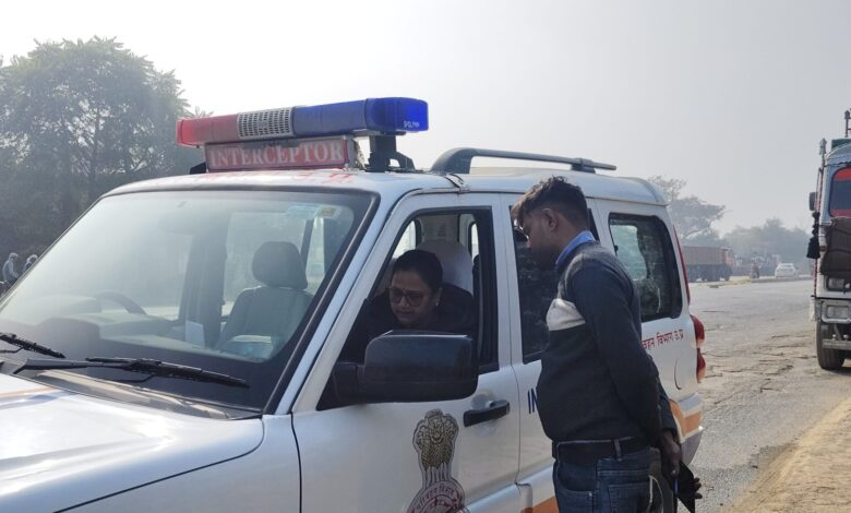 कानपुर देहात में सड़क हादसों पर सख्ती,ओवरलोड डंपरों पर चला प्रशासन का डंडा 2 image 143 1