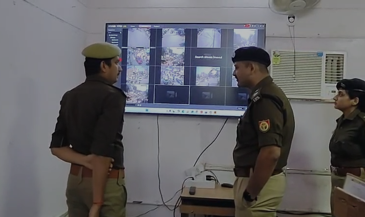 बांदा पुलिस लाइन का एसपी पलाश बंसल ने किया वार्षिक मुआयना, अभिलेख दुरुस्त करने के निर्देश