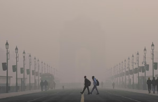 दिल्ली में वायु प्रदूषण पर बड़ा फैसला: 50% वर्क फ्रॉम होम अनिवार्य, निर्माण कार्य बंद