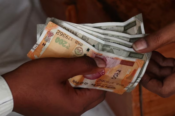 रुपया फ्यूचर 2025: SBI रिसर्च का बड़ा दावा, 6 महीने में आएगी तेजी