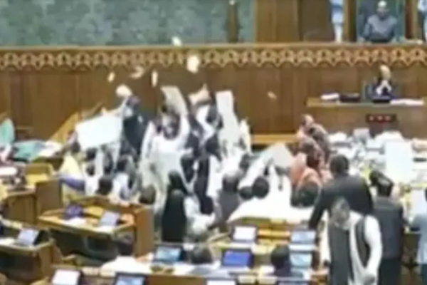 मनरेगा की जगह ‘जी राम जी’ बिल पास, लोकसभा में विपक्ष का हंगामा, प्रियंका गांधी का तीखा हमला