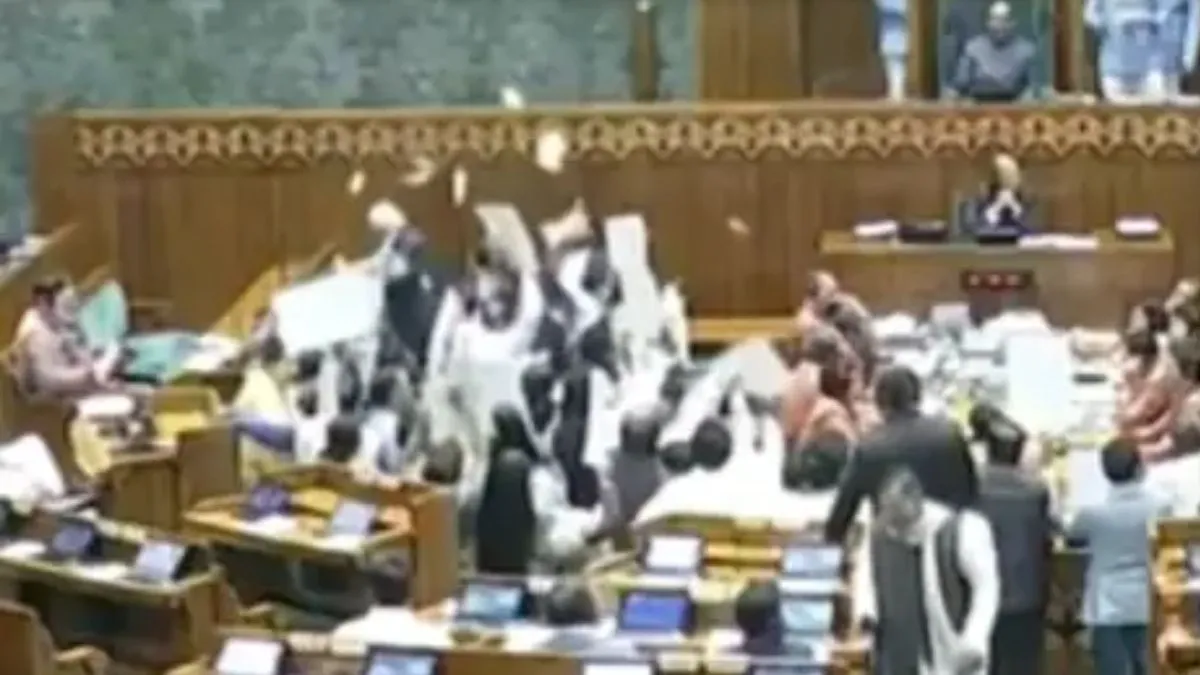 मनरेगा की जगह ‘जी राम जी’ बिल पास, लोकसभा में विपक्ष का हंगामा, प्रियंका गांधी का तीखा हमला