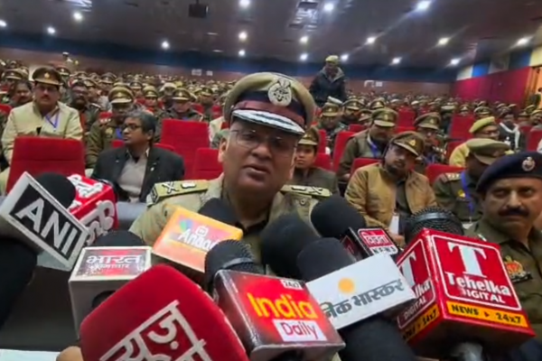 बांदा में साइबर जागरूकता कार्यशाला: DGP राजीव कृष्ण ने बताया डिजिटल लापरवाही का खतरा