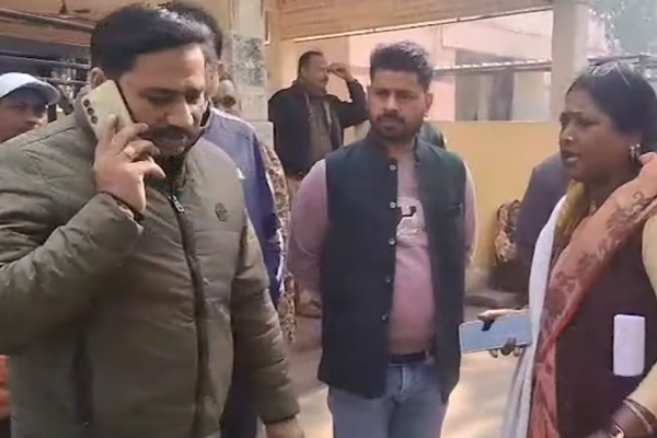 Kanpur Viral News: बच्ची की मौत के बाद महिला बीजेपी नेता की सिपाही से नोंकझोंक, वीडियो वायरल
