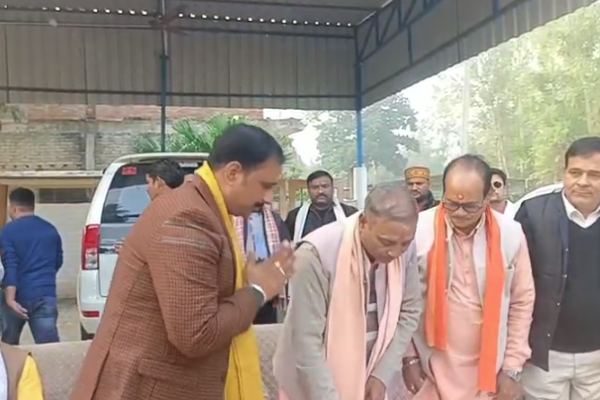 बाराबंकी: त्रिवेदीगंज में नवनियुक्त भाजपा जिला अध्यक्ष राम सिंह भुल्लन का भव्य स्वागत, पुष्पवर्षा से गूंजा इलाका